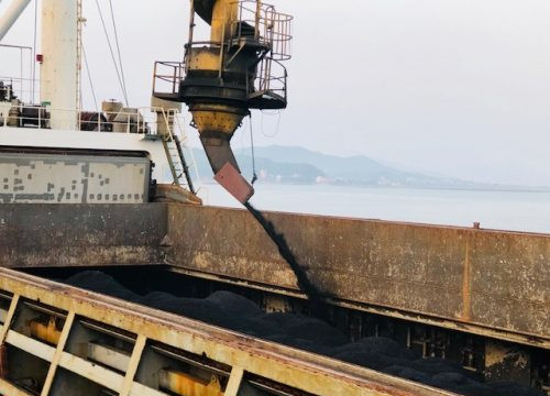 Ngày mùng Một Tết, TKV rót 32.000 tấn than đầu tiên năm Mậu Tuất 2018