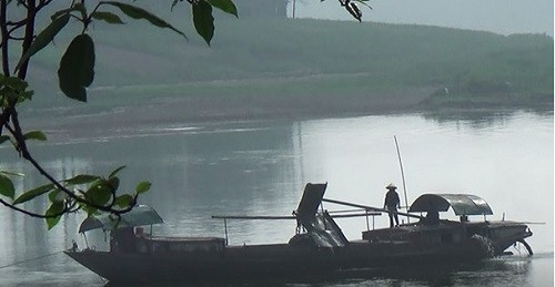 Nghệ An: Sông Lam bị “rút ruột” trái phép gần nửa triệu khối cát, sỏi