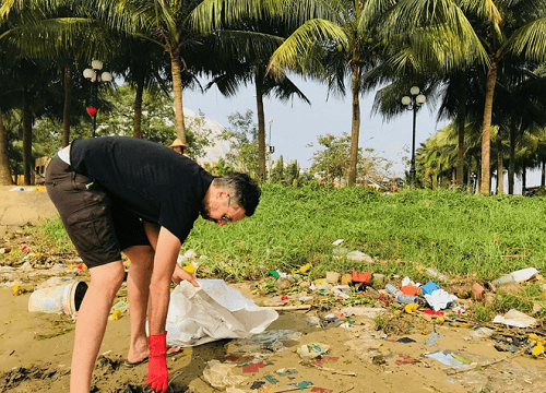 Tour du lịch độc đáo bảo vệ môi trường “Vớt rác trên sông”