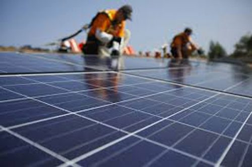Đầu tư gần 5,5 tỷ đồng thực hiện dự án tưới tiết kiệm bằng năng lượng mặt trời
