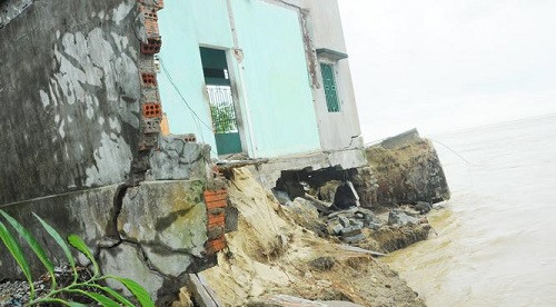 Quảng Ngãi đề nghị di dời khẩn cấp 8 hộ dân trong vùng sạt lở sông Trà Khúc