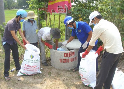 Chương trình “Cùng nông dân bảo vệ môi trường” thu gom được 216kg vỏ chai thuốc BVTV