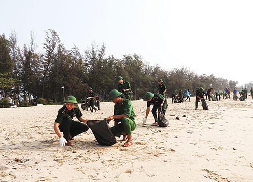 Bình Thuận phát động Chiến dịch “Hãy làm sạch biển” năm 2018