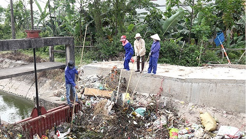 Bãi rác gây ô nhiễm “tấn công” hàng trăm hộ dân