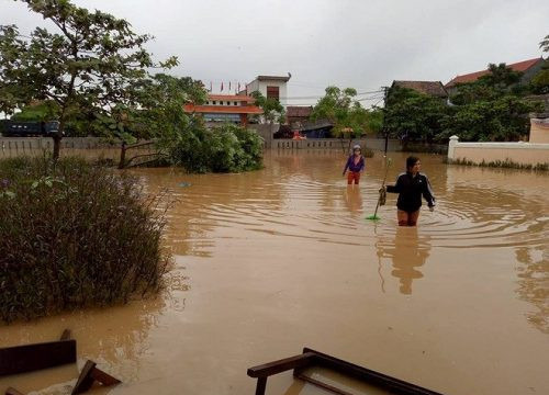 Quảng Nam: Cấp phát 750 bình lọc nước cho người dân chịu ảnh hưởng bởi thiên tai