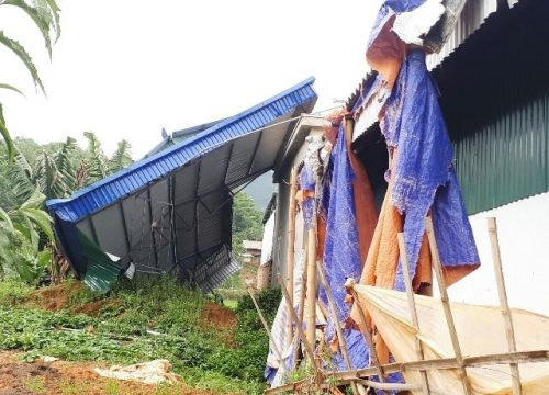 Điện Biên: Hơn 60 nhà dân ở Tủa Chùa bị giông lốc làm hư hỏng