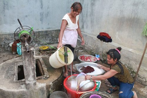 Người dân xã Ea Bông (Đắk Lắk) “khát” nước sạch