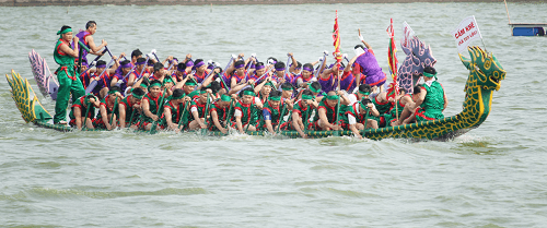 Sôi nổi Hội thi bơi chải thành phố Việt Trì mở rộng năm 2018