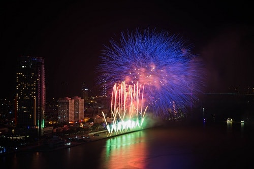 Phục vụ bắn pháo hoa tối 30/4, TP.Hồ Chí Minh cấm đường một số tuyến đường