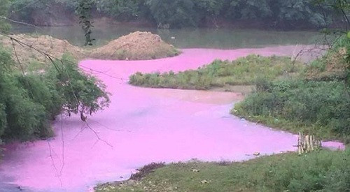 Xuất hiện dải nước “lạ” trên sông tại Lạng Sơn