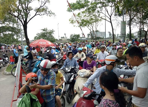 Các công viên trong nội thành Hà Nội “thất thủ” trong ngày cuối của kỳ nghỉ lễ