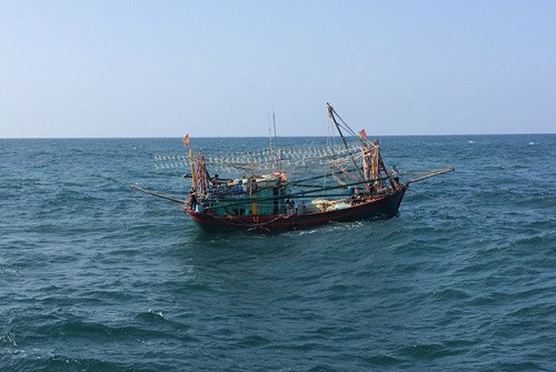 Tàu cá hỏng máy, thả trôi chờ cứu hộ trên vùng biển Khánh Hòa