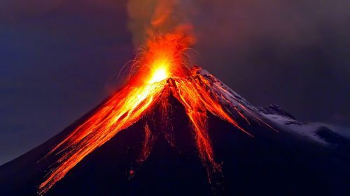 Mỹ: Núi lửa tại Hawaii lại phun trào, 10.000 người dân phải sơ tán khẩn cấp