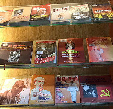 Hà Nội: Khai mạc triển lãm sách, báo, tọa đàm “Hồ Chí Minh – Chân dung một con người”