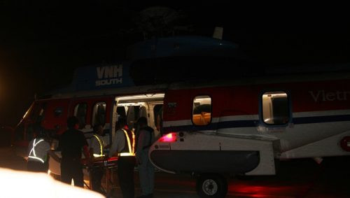 Lần đầu trực thăng bay đêm đến quần đảo Trường Sa để cứu hộ
