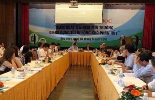 Cảnh báo “ô nhiễm trắng” tại Hà Nội và TP HCM