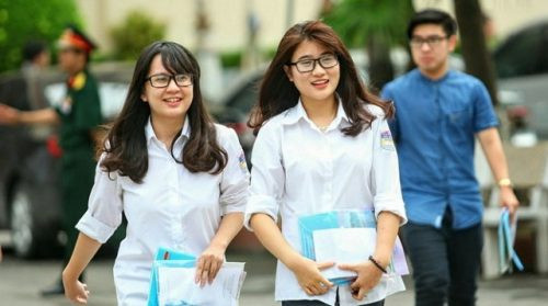 Các thí sinh tại Tp. Hà Nội và Tp. Hồ Chí Minh hồi hộp đón kỳ thi THPT