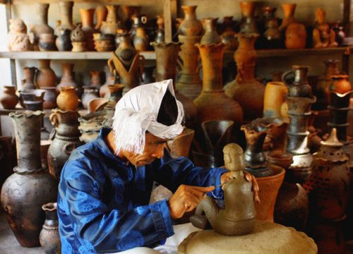 Xây dựng hồ sơ Nghệ thuật làm gốm của người Chăm trình UNESCO