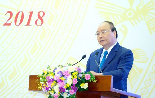 Thủ tướng Nguyễn Xuân Phúc: 6 tháng đầu năm, con tàu kinh tế đã đạt tốc độ đáng khích lệ
