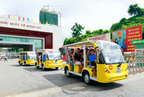 Hơn 60 xe du lịch tự lái của Trung Quốc nhập cảnh vào Việt Nam