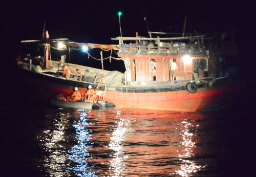 Đà Nẵng: Cứu thuyền viên gặp nạn trên quần đảo Hoàng Sa