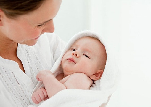 4 sai lầm khi chăm sóc trẻ sơ sinh các mẹ cần biết để tránh
