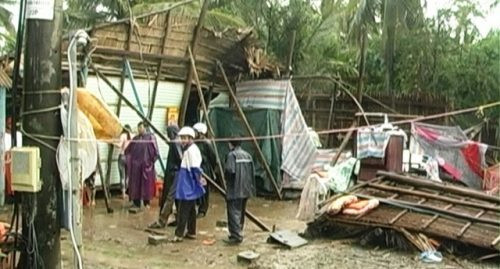 Kiên Giang: 149 căn nhà bị sập và tốc mái do dông lốc