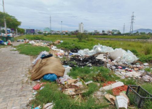 Đà Nẵng: Bao giờ rác thải mới thôi “bủa vây” hồ Trung Nghĩa?
