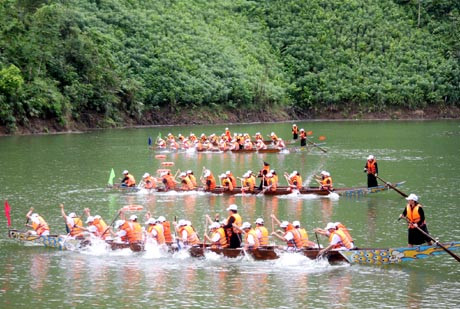 Háo hức chờ đón Lễ hội đua thuyền tại Hà Giang