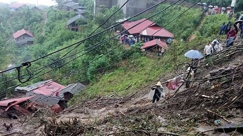 Lai Châu: Sạt lở núi khiến 5 người thương vong
