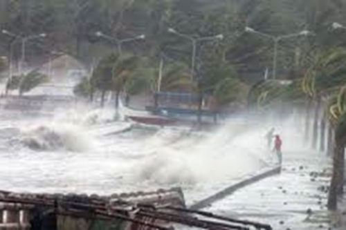 Miền Bắc bị đe dọa bởi áp thấp nhiệt đới mạnh lên thành bão số 4