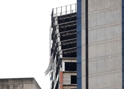 Venezuela: Tháp 45 tầng bị nghiêng sau động đất