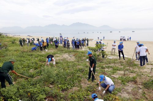 Tổng Cục Biển và Hải đảo Việt Nam khuyến khích dùng bình nước lớn thay thế nước đóng chai tại các hội nghị