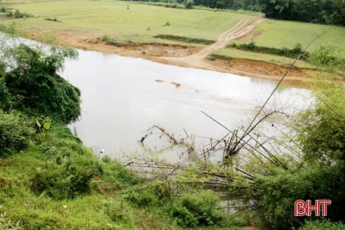 Hà Tĩnh: Sụt lở nghiêm trọng ở sông Ngàn Sâu
