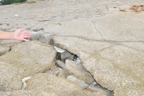 Hà Tĩnh: Đê biển Cẩm Nhượng có nguy cơ xói lở, sụt lún nghiêm trọng