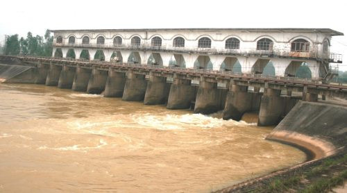Sông Cầu Đỏ, Đà Nẵng:  Nhiễm mặn nặng khiến lưu lượng cấp nước sinh hoạt giảm