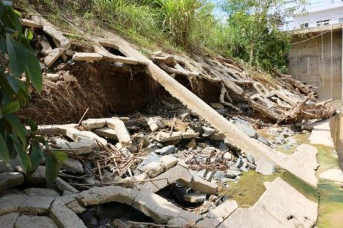 Nghệ An: Sạt lở nghiêm trọng cách chân đập thủy điện Nậm Mô khoảng 50m