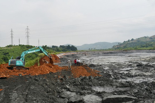 Cơ bản khống chế sự cố vỡ đập bãi thải Nhà máy DAP Lào Cai