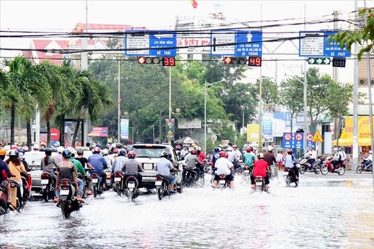 Cần Thơ: Triều cường dâng cao, nhiều tuyến đường ngập nặng