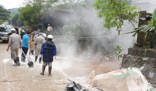 Lào Cai: Kiểm tra rà soát nguồn nước trong sự cố vỡ đập ở công ty DAP số