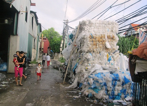 Hưng Yên: “Điểm đen” việc tái chế nhựa không phép gây ô nhiễm môi trường