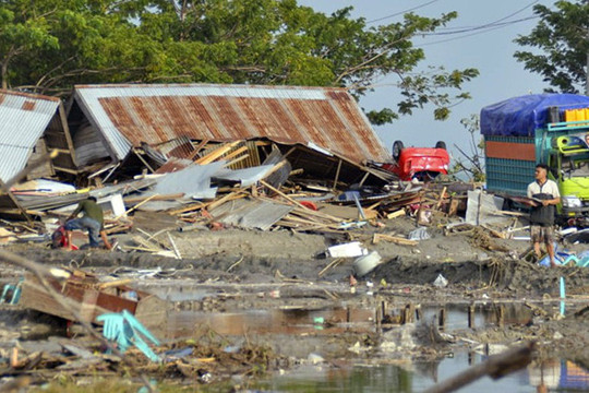 Indonesia: Số người chết vì động đất, sóng thần lên tới 420 người