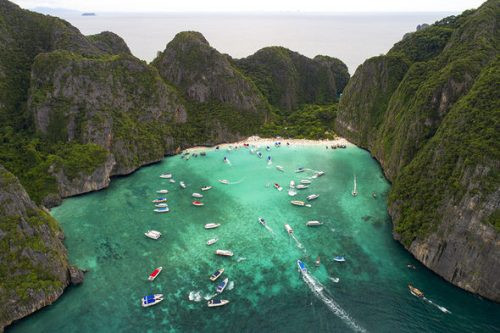 Thái Lan: Bãi biển Maya Bay phải đóng cửa vô thời hạn vì rác thải nhựa