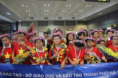 IMSO 2018: Đoàn học sinh Việt Nam giành 8 Huy chương Vàng Olympic Toán và Khoa học quốc tế