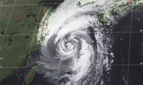Phía Nam Nhật Bản bão Kong-rey hoành hành khiến 10 người bị thương