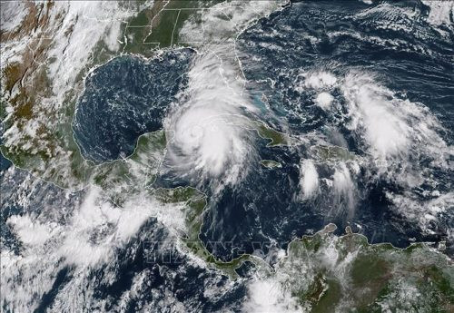 Bão Michael – Mỹ: Thống đốc Bang Florida cảnh báo “Cơn bão này có thể giết chết bạn”
