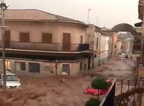 Tây Ba Nha: Ít nhất 9 người thiệt mạng vì mưa lớn và lũ quét tại đảo Mallorca