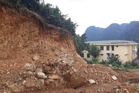 Quảng Bình: Hệ lụy xấu đến môi trường từ một điểm khai thác đất ở huyện Minh Hóa