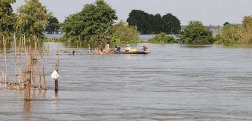 Đồng bằng sông Cửu Long: Nước lũ và triều cường lên chậm
