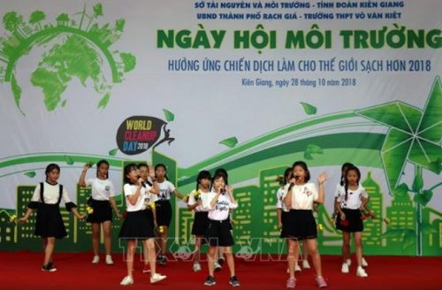 Ngày hội môi trường đổi chất thải rắn lấy quà tại Kiên Giang